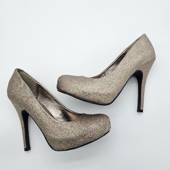 Le Chateau Women's Gold/Champagne Muti Color Glitter, Round toe Heels, New - Picture 6 of 14